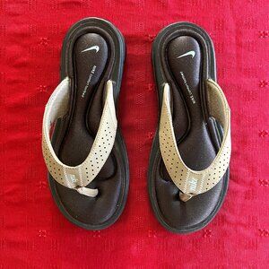 NIKE Comfort Thong Sandal Women's Size 6M, Brown Rubber Bottom & Tan Top
